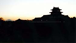 関宿城と富士の夕景写真