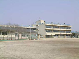 二川小学校の外観写真