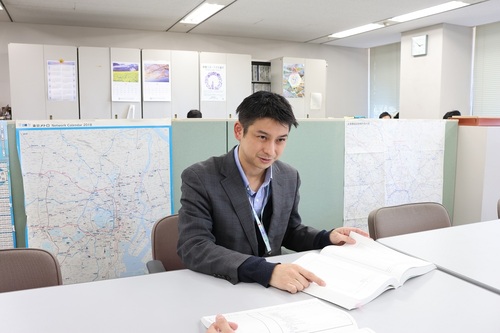 財政課係長の写真