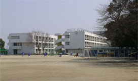 木間ケ瀬中学校の外観写真