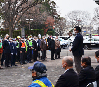 出動式での市長挨拶風景