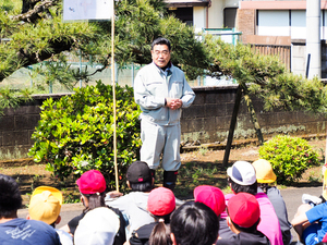 あいさつをする市長