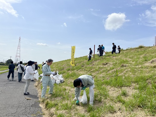 市長の清掃活動の様子