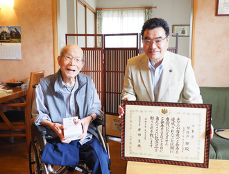 日佐戸 輝さんと記念写真