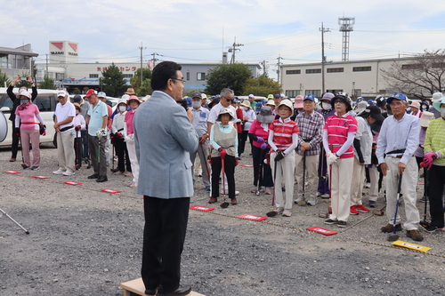 挨拶をする市長