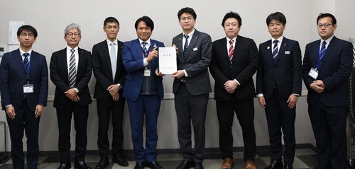 中山貴洋埼玉県企画財政部長に要望書を提出