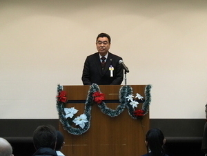 挨拶をする市長