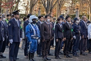 出動式に参加する警察官たち