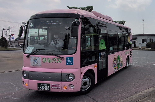 走行中まめバス