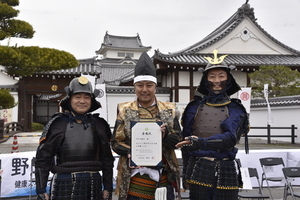 式典の中では、歌舞伎俳優の市川九團次さんの委嘱式も執り行いました。