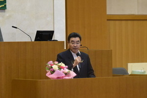 あいさつをする市長