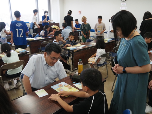 将棋をさす市長