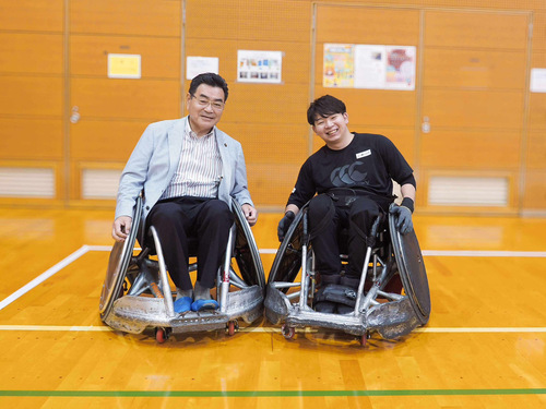 車いすラグビーの若狭天太選手と