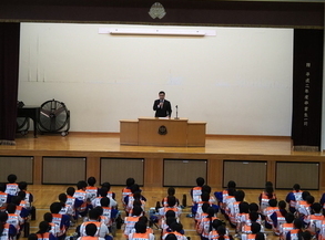 挨拶をする市長