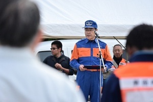 挨拶をする市長