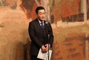 挨拶をする市長