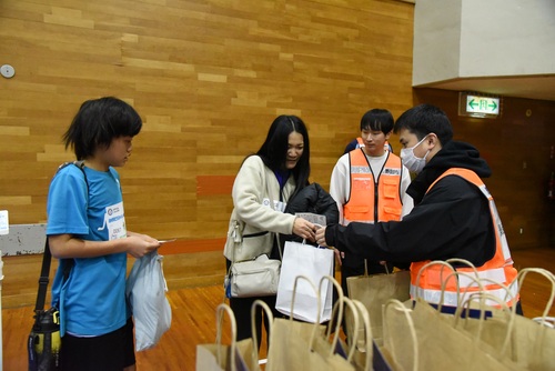 協賛品のお渡し