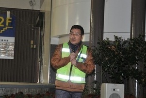 挨拶をする市長