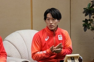 歓談中の瀧澤選手