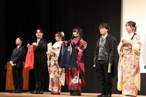 挨拶をする実行委員会の皆さん