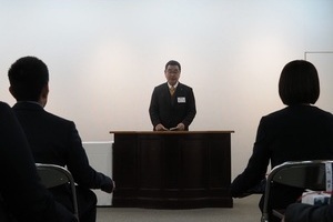 挨拶をする市長