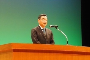 挨拶をする市長