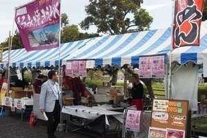 出店が続く城下市場