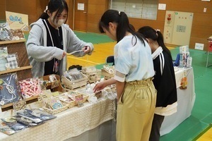 物販でお買い物の様子