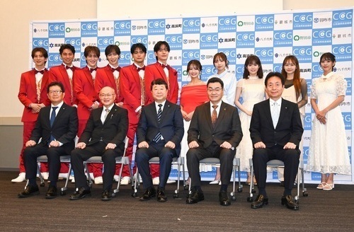タレントやインフルエンサーの皆さんと記念撮影