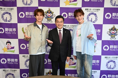 SHOW-WAの寺田真二郎さん、向山毅さんとの記念撮影