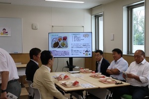 試食会の様子